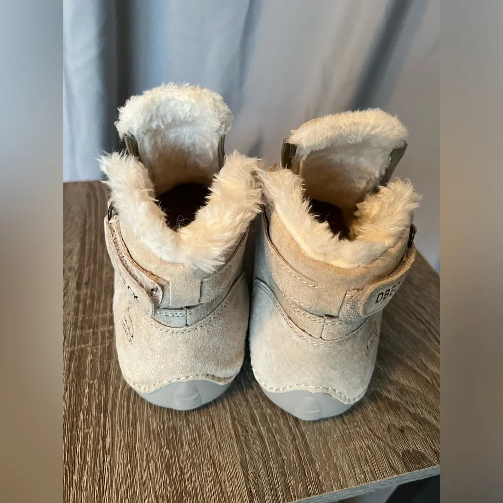 NWOB DBECK Tan Suede Ankle Boots with Fur Lining
